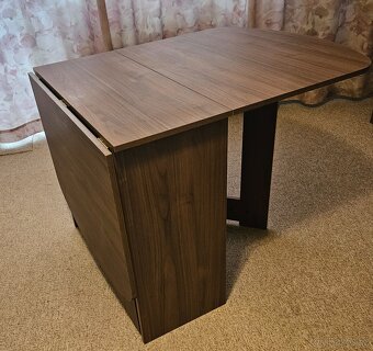 Rozkládací jídelní stůl - 3