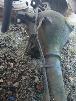 Zadní ,střední,náprava Praga V3S - 3