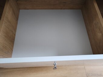 Skříňka kamkoliv - 3