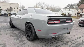 Dodge Challenger SXT - 3