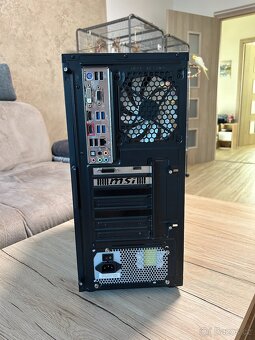 Intel i7-4770K, 16GB RAM, GT 1030, 120GB SSD + 2TB SSHD - 3