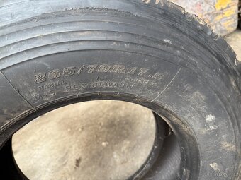 Pneu 265/70 R17,5 - 3