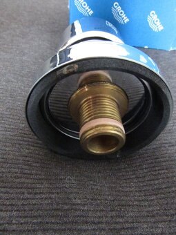 PRODÁM NOVÝ GROHE RELAX PLUS CHROM 28198000 BOČNÍ SPRCHA DN - 3