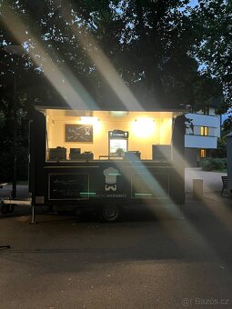 Prodám plně vybavený gastro přívěs - 3