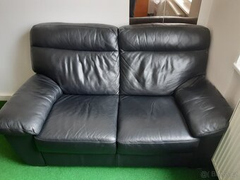Černý kožený gauč pro dva - 3