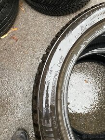 Zimní pneu 235/45R18 98V - 3