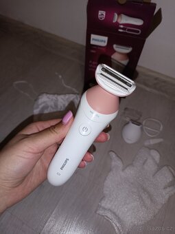 Dámský holicí strojek Philips Lady Shaver 6000 - 3