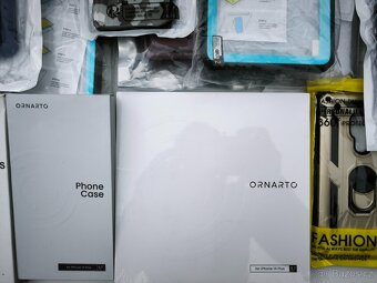 MIX obalů na telefony a tablety, nepoužité, cena za vše - 3