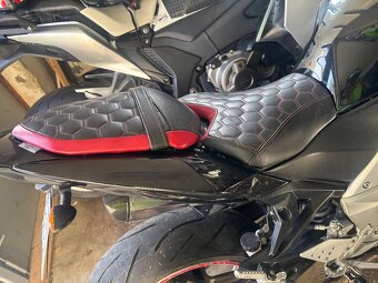 Prosivana sedla na Kawasaki Z1000 07-09 - 3