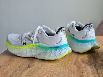 Běžecké boty New Balance FRESH FOAM X MORE V4 FRESH - 3