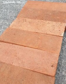 Starobylé cihly na zahradní stavby: krb, ohniště, chodníček - 3