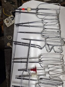 RÚZNÉ METLY A HÁKY - 3