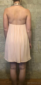 Světle růžové šaty H&M vel.34 s kamínky - 3