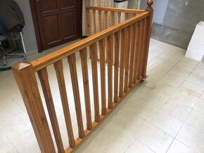 Zábradlí s brankou z masivní borovice a smrku - 3