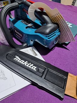 Pila Makita DUC254Z
- 3