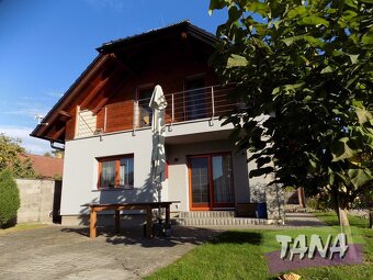 Rodinný dům o dispozici 6+KK /garáž se nachází na vlastním p - 3