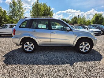 Toyota RAV4 2.0D-4D,85KW,4x4,KLIMA,BEZ KOROZE,R.V.2005 - 3