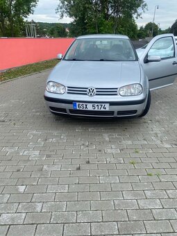 Volkswagen golf - 3