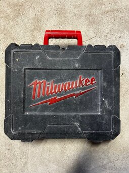 Milwaukee M18 baterie a nabíječka včetně AKU vrtačky - 3