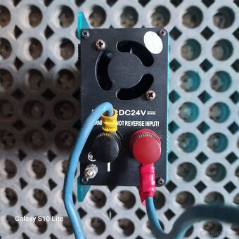 Měnič 24v/230v 300w - 3