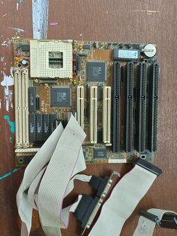 historické základní desky, 386 socket 3, socket 7, RAM - 3