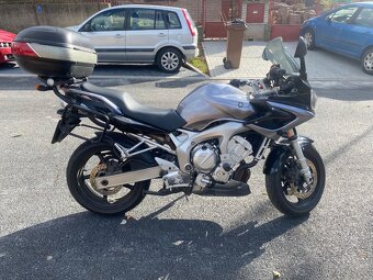 Yamaha FZS 600 Fazer - 3