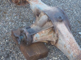 Škoda 254, 256 - zadní náprava - 3