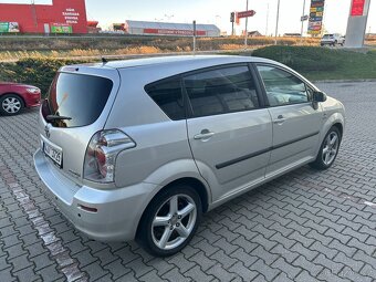 Toyota Corolla Verso 2.2 D-Cat 2006 - 3