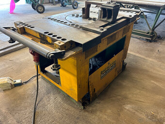 Automatická ohýbačka třmenů Mubea Muhr Bender B 062 P200 - 3