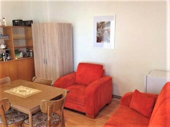 1. lůž. + 2.lůž. pok. RD Starý Lískovec, pračka, studenti - 3