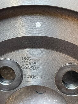 03C105269Q Setrvačník - 3