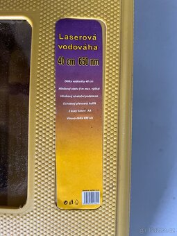 Laserová vodováha se stativem - 3