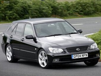 Sháním Lexus, Toyotu ideálně už LPG - 3
