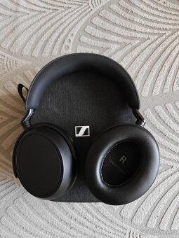 Sluchátka Sennheiser Momentum 4 Bezdrátová - 3