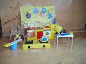 Málá retro kuchyňka pro panenky - hračka - 3