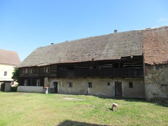 Prodej zemědělské usedlosti s pozemkem 4629 m2 v Rašovicích - 3