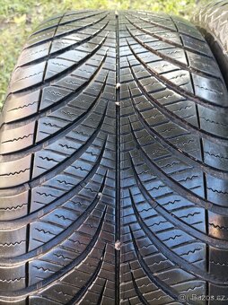 2 celoroční pneumatiky Goodyear 255/60/18 6mm 2020 - 3