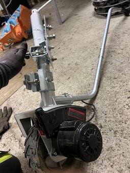 Opěrné kolo k přívěsu s elektrickým pohonem 12 V 550 W - 3