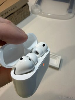 Nové, nepoužívané Apple AirPods Pro 3 - 3