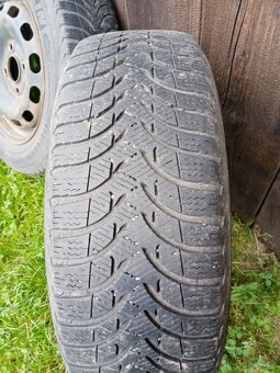 Zimní pneu 175/65 R14 na disku Ford - 3