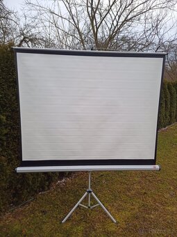 Nobo stativové plátno - 3