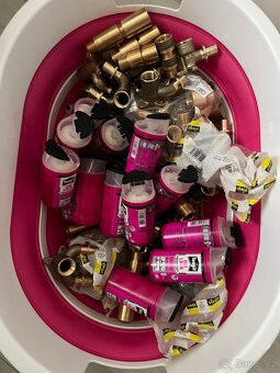 Mosazné kolena, prodloužení, nástěnky + Tangit 17,5–40 mm - 3