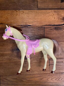 Prodám plastové koně k Barbie panenkám - 3