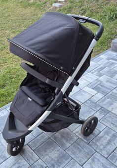 Prodám golfky Thule Spring Stroller Aluminium Midnight Black - 3