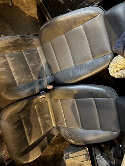BMW E36 Compact sedačky - kůže - 3