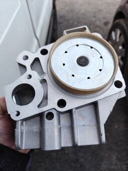 Peugeot Boxer 2.8HDi vodní pumpa - 3