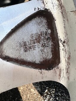 Letni 225/70/16 original suzuki - 3