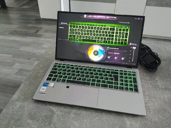 Terra Mobile 1551 (Clevo NS51MU) - 3