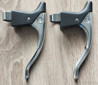 Prodám brzdové páky Campagnolo - 3