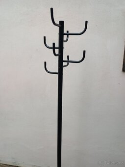 Věšák - 3